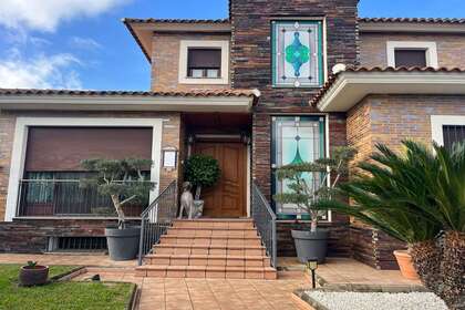 Hytter Luksus til salg i Urbanización Golf Guadiana, Badajoz. 