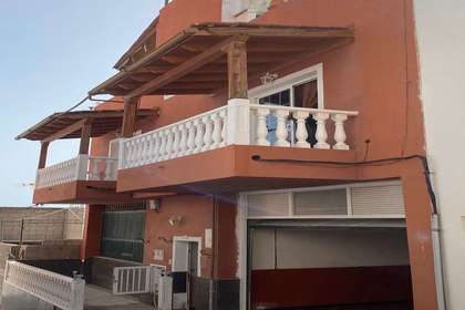 House for sale in Armeñime, Adeje, Santa Cruz de Tenerife, Tenerife. 