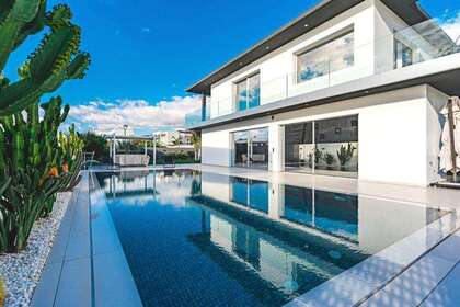 Villa for sale in Playa Paraiso, Adeje, Santa Cruz de Tenerife, Tenerife. 