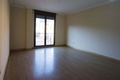 Flat for sale in Pizarrales, Salamanca. 