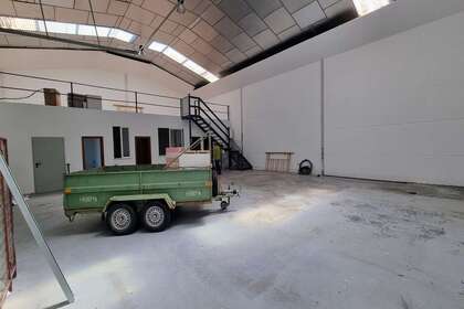 Warehouse in Poligono Los Villares, Villares de la Reina, Salamanca. 