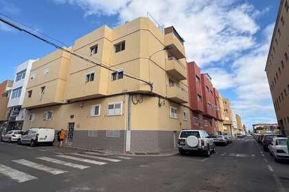 平 出售 进入 Vecindario, Santa Lucía de Tirajana, Las Palmas, Gran Canaria. 