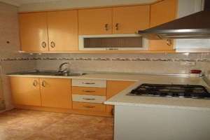 Flat for sale in Centro, Valdepeñas, Ciudad Real. 