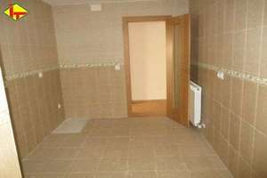 Flat for sale in Centro, Valdepeñas, Ciudad Real. 