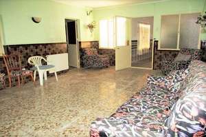 House for sale in Convento, Valdepeñas, Ciudad Real. 