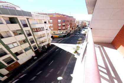 Flat for sale in Seis de Junio, Valdepeñas, Ciudad Real. 