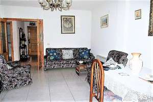Flat for sale in Avenida 1º de Julio, Valdepeñas, Ciudad Real. 