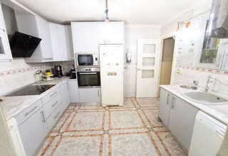House for sale in Calle Constitución, Valdepeñas, Ciudad Real. 