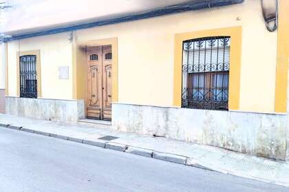 House for sale in Calle Constitución, Valdepeñas, Ciudad Real. 