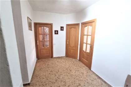 Flat for sale in Centro, Valdepeñas, Ciudad Real. 