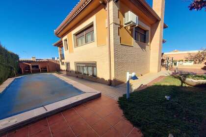 Шале Продажа в Nuevo Valdepeñas, Ciudad Real. 