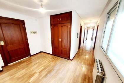 Flat for sale in Avenida 1º de Julio, Valdepeñas, Ciudad Real. 