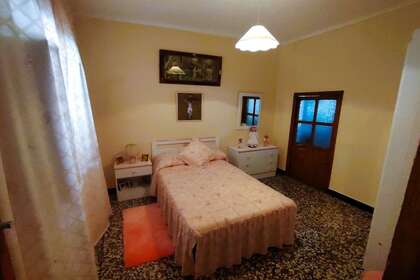 Casa vendita in Seis de Junio, Valdepeñas, Ciudad Real. 