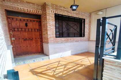 Casa vendita in Calle Constitución, Valdepeñas, Ciudad Real. 