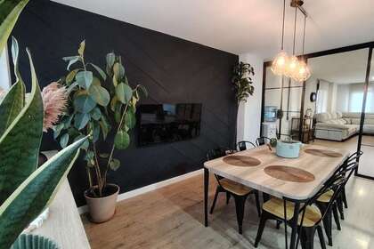 Semi-parcel huse til salg i Nuevo Valdepeñas, Ciudad Real. 