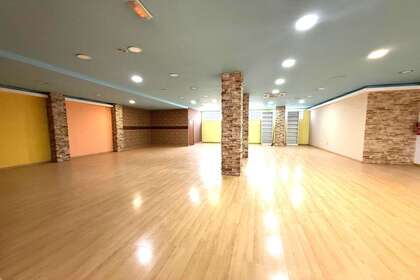 Local comercial en Centro, Valdepeñas, Ciudad Real. 