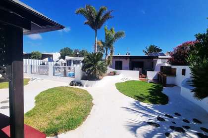 Villa for sale in Playa Blanca, Yaiza, Lanzarote. 