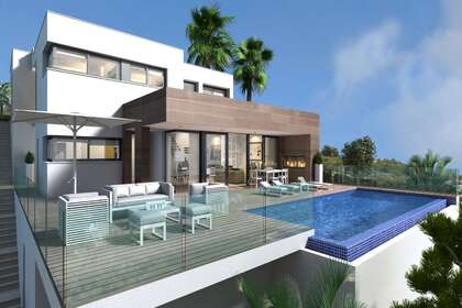 Chalet for sale in Cumbre del sol, Alicante. 