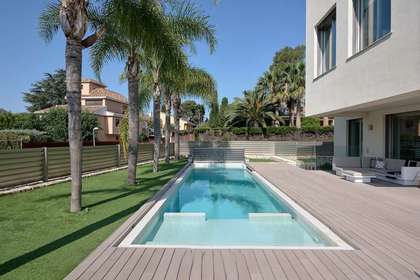 Villa Luxury for sale in Paterna, Valencia. 