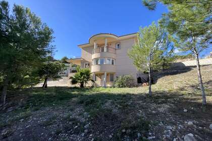 Villa for sale in Urb. San Miguel, Chiva, Valencia. 