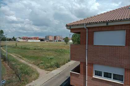 Duplex vendre en Armunia, León. 