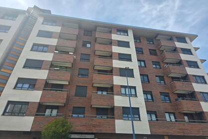 Flat for sale in Area 17, León. 