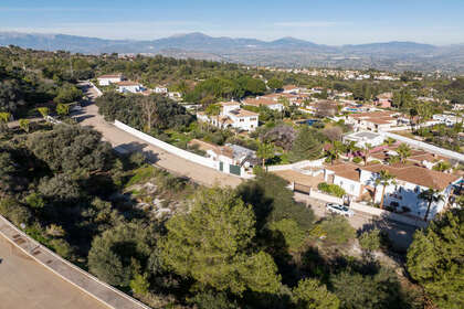 情节 出售 进入 Alhaurín el Grande, Málaga. 