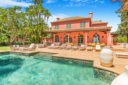 联排别墅 出售 进入 Hacienda Las Chapas, Marbella, Málaga. 