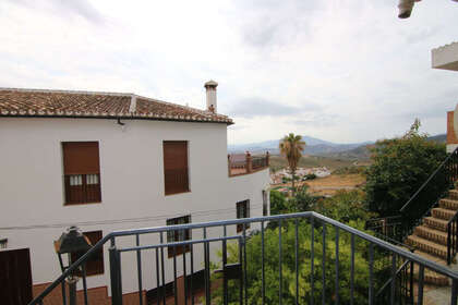 House for sale in Alozaina, Málaga. 
