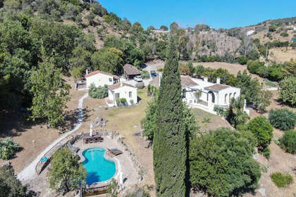 Ранчо Продажа в Casares, Málaga. 
