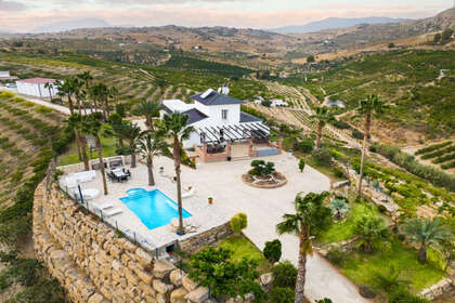 Ranch for sale in Pizarra, Málaga. 