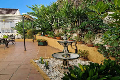 House for sale in Las Lagunas, Fuengirola, Málaga. 