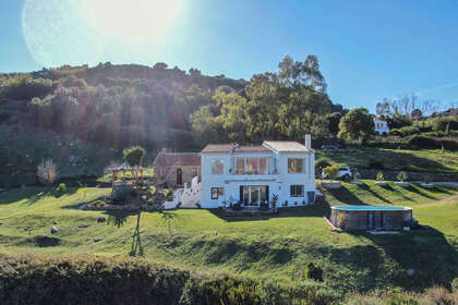 Ранчо Продажа в Casares, Málaga. 