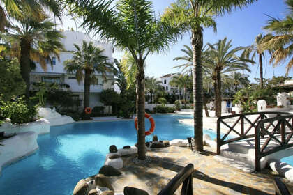 Apartment for sale in Puerto Banús, Málaga. 