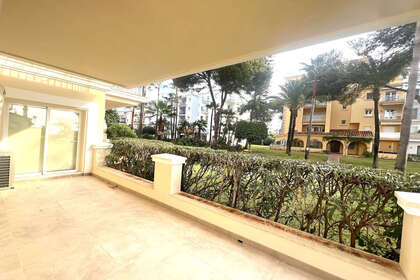 Apartment for sale in Puerto Banús, Málaga. 