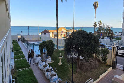 酒店公寓 出售 进入 La Carihuela, Torremolinos, Málaga. 