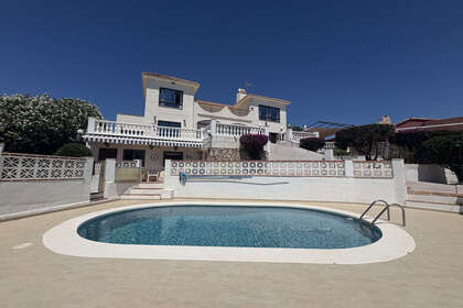 Reihenhaus zu verkaufen in Fuengirola, Málaga. 