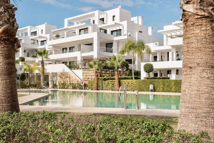 Apartamento venda em El Paraiso, Estepona, Málaga. 