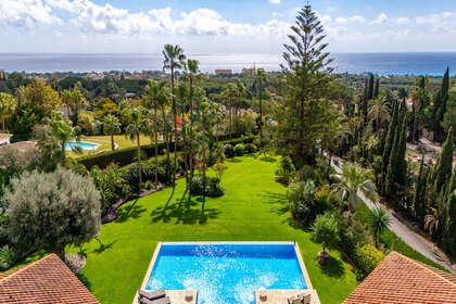 联排别墅 出售 进入 Hacienda Las Chapas, Marbella, Málaga. 