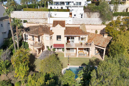 联排别墅 出售 进入 Hacienda Las Chapas, Marbella, Málaga. 