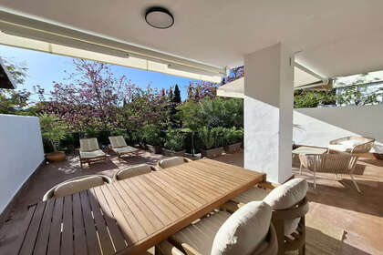 House for sale in Puerto Banús, Marbella, Málaga. 