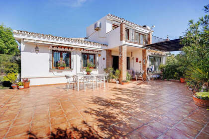Reihenhaus zu verkaufen in Calahonda, Mijas, Málaga. 