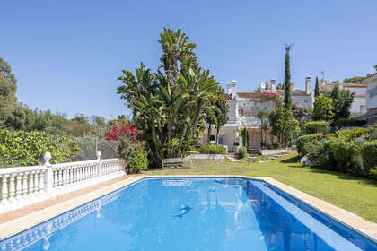House for sale in Puerto de Cabopino, Marbella, Málaga. 