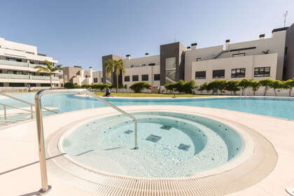 酒店公寓 出售 进入 Cala Del Moral, La, Málaga. 