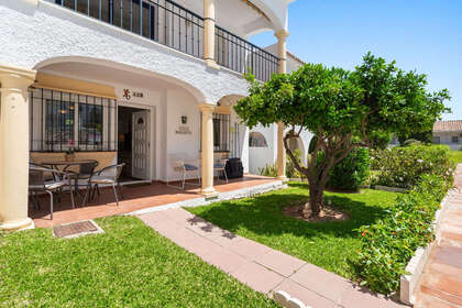 酒店公寓 出售 进入 Torreblanca, Fuengirola, Málaga. 