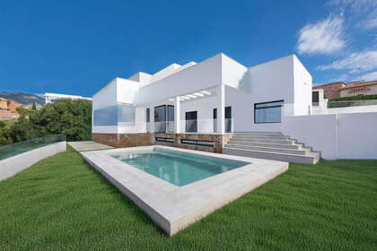 联排别墅 出售 进入 El Coto, Mijas, Málaga. 