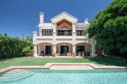 Cluster house for sale in Sierra Blanca, Marbella, Málaga. 