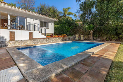 Chalet Adosado venta en Puerto de Cabopino, Marbella, Málaga. 