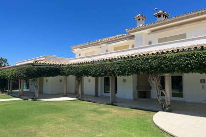 Chalet Adosado venta en Puerto Banús, Marbella, Málaga. 