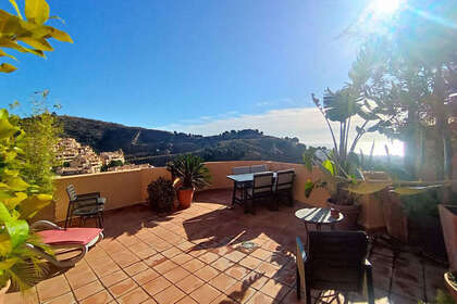 Apartment for sale in Calahonda, Mijas, Málaga. 